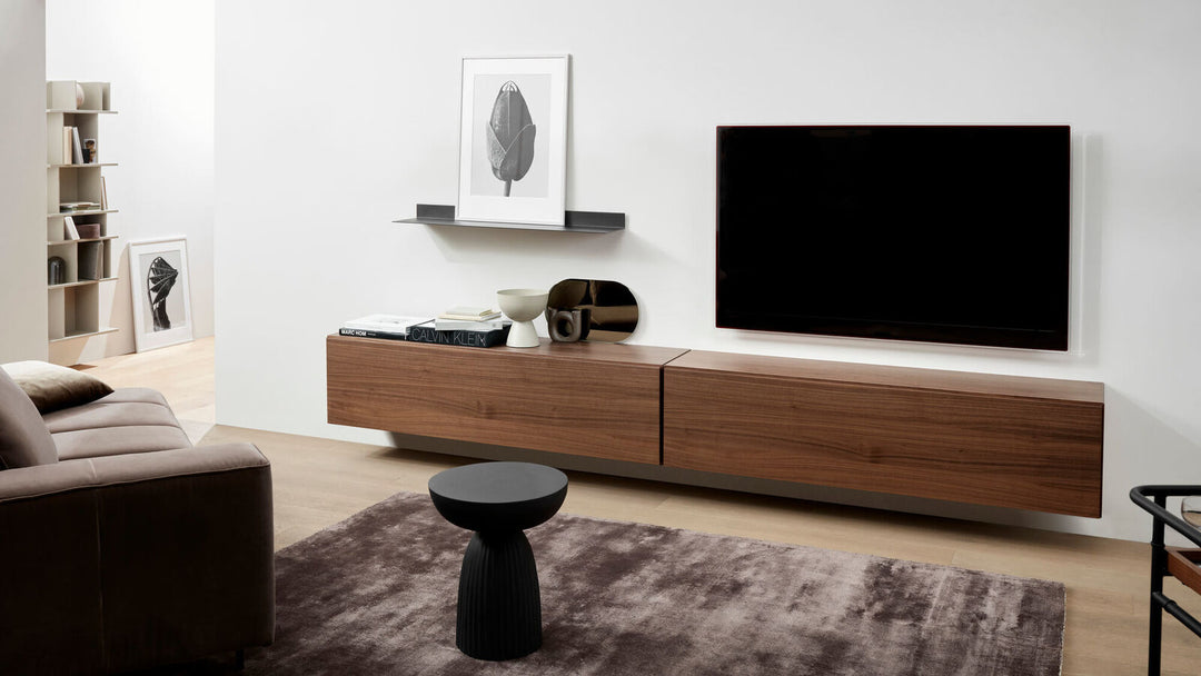 The Decorators: Comoda TV BoConcept Lugano 192x28cm, stejar inchis, cu usa din sticla fumurie si sertar cu usa simpla